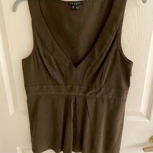 Theory crunch linen sleeveless top